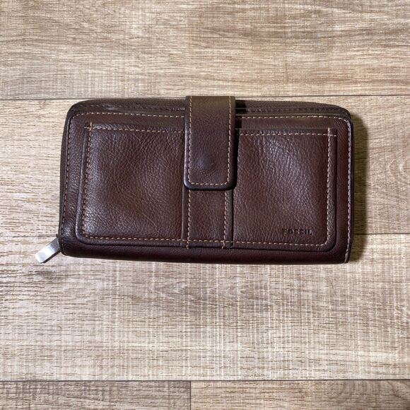 Fossil Brown Leather Wallet Zip Around Purse Credit Cards Travel Clutch - Picture 1 of 6